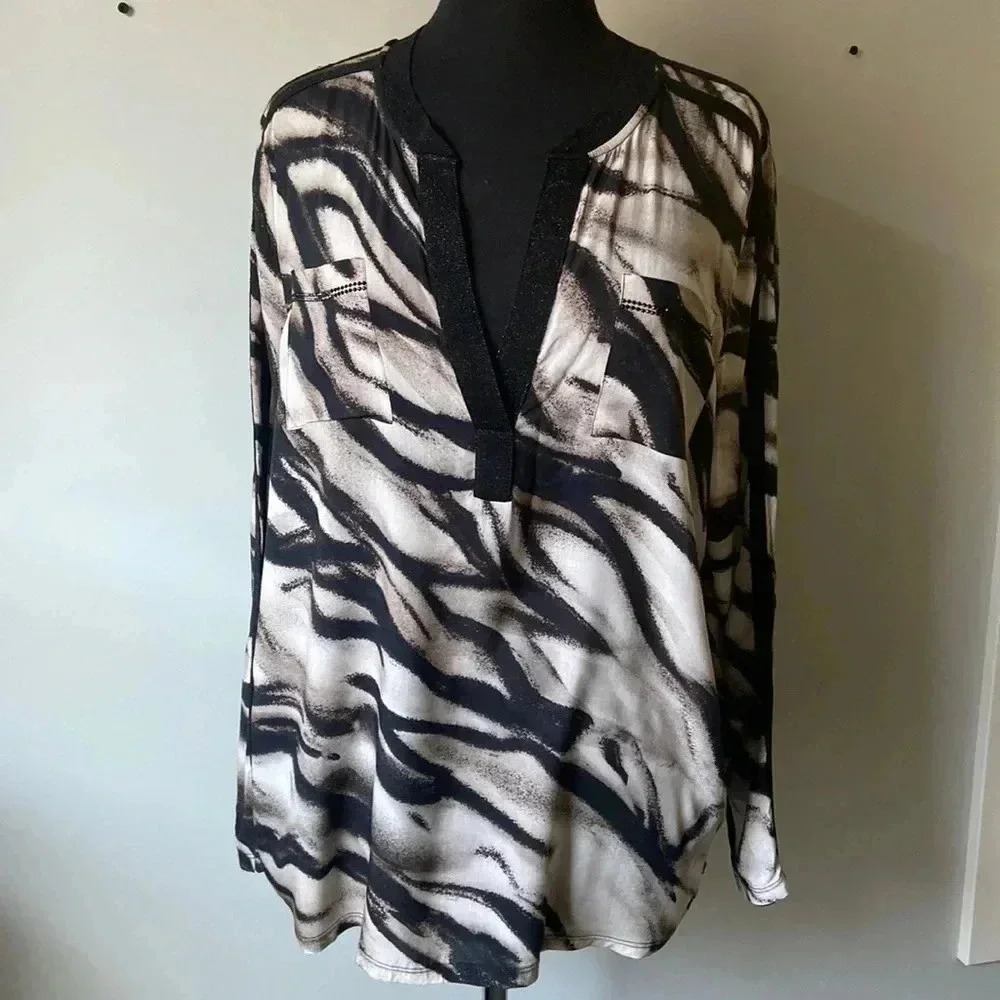 🎉HOST PICK 🎉Monari | Animal Print  Blouse